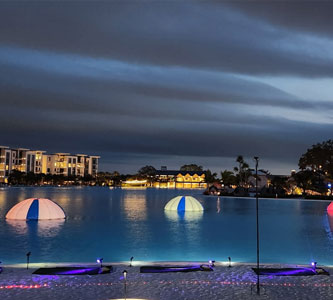 Interactive night golf target floating on water